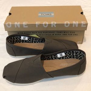 Toms classic slip-on flats